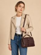 Brązowa skórzana torebka kuferek Maroon z naturalnej skóry. Model
