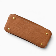 kuferek Caramel spod.png