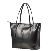 czarna torba skórzana typu shopper, duża i pojemna, zamykana na suwak. Bok