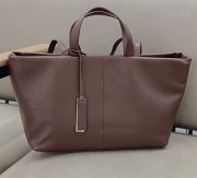 Skórzana torba shopper Versono Coffee z naturalnej skóry licowej z długim i krótszym uchwytem.